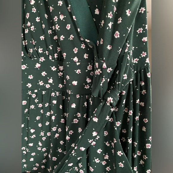 Kaileigh Dark Green Floral jumpsuit - Picture 3 of 4